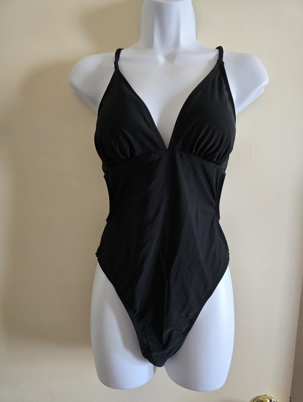 NWT Cupshe Black Deep V One-Piece Swimsuit W/Cutout Back Dedign S